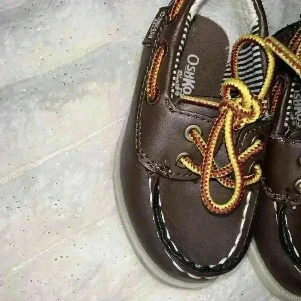 OSHKOSH Alex brown shoe / infant boys size 5